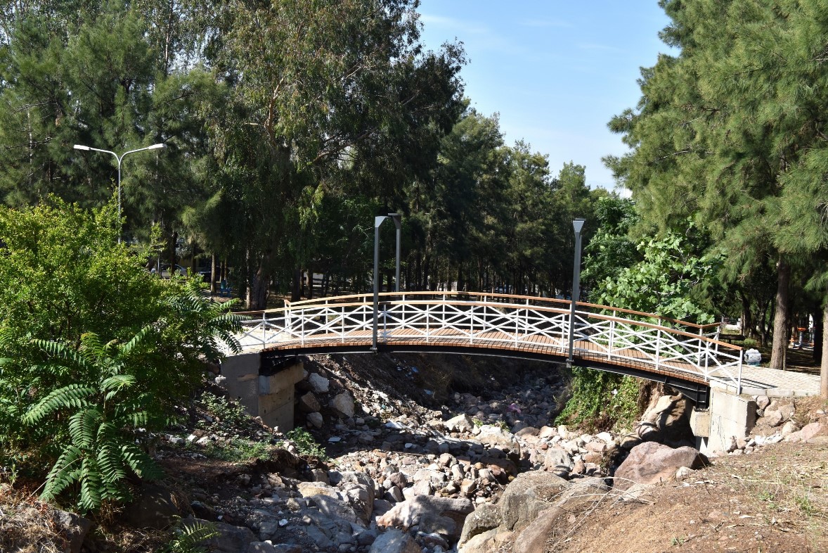 Bornova Belediyesi’nden Kudurgan Deresi’ne yaya köprüsü