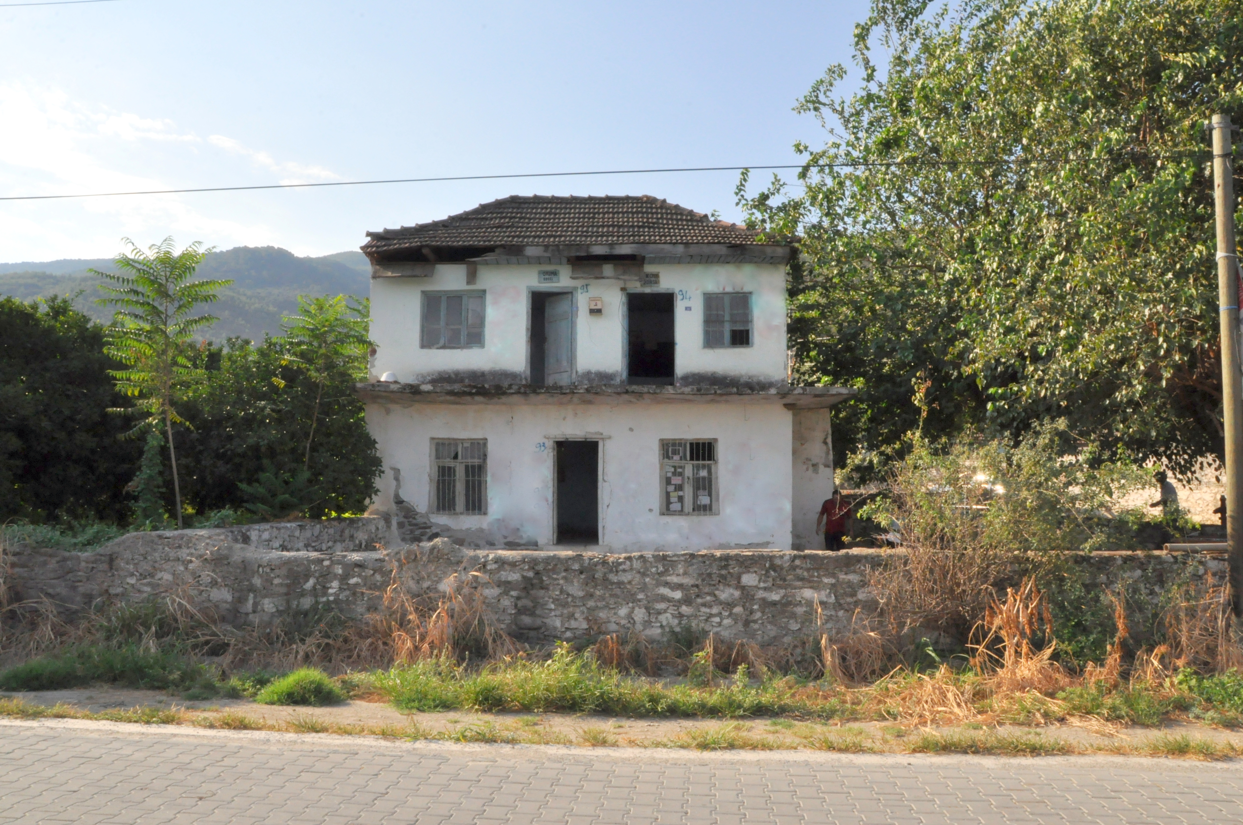 Nazilli Belediyesi Köy Konağı'nı Yeniden İnşa Etti